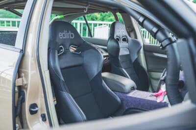日産 V36スカイライン:デザインを気に入ってチョイスした高級感あふれるブリッドのエディルブ製セミバケットシート