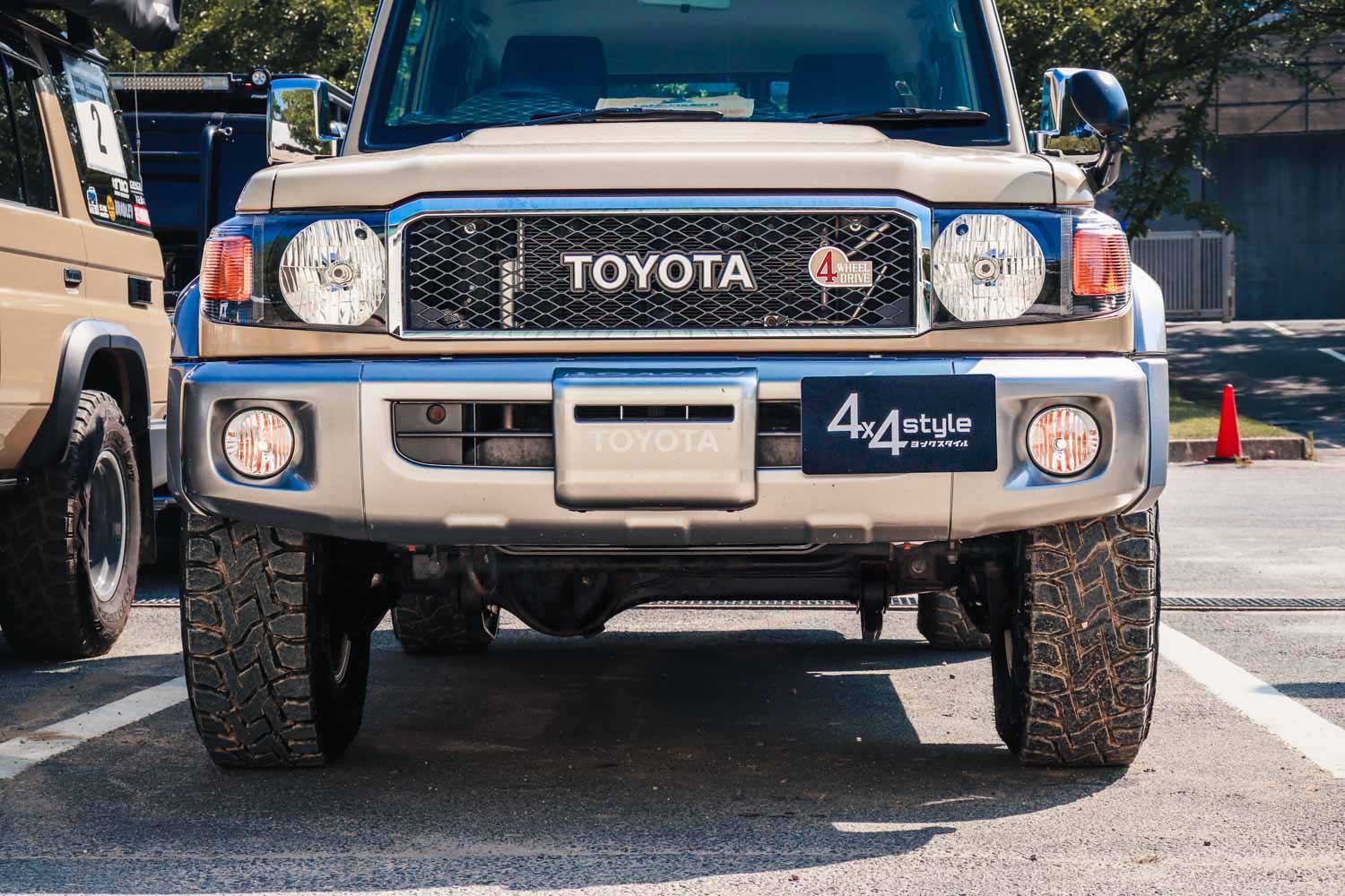 11_AMW_260819_LANDCRUISER70_1.jpg