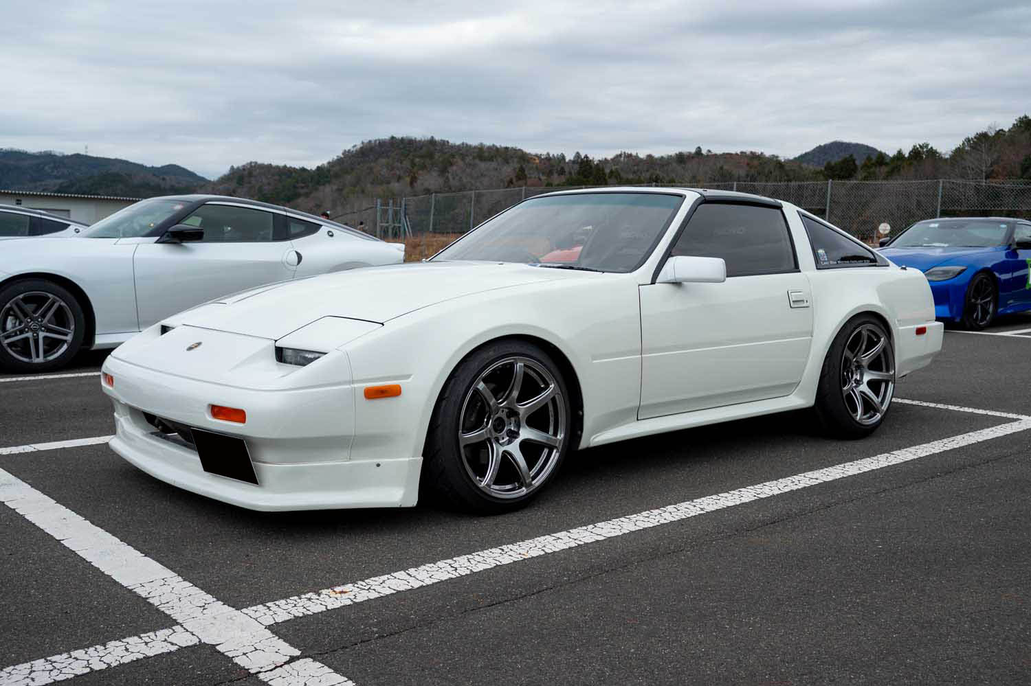 スカイラインの心臓を移植。30年乗る日産「フェアレディZ」をパテ埋め