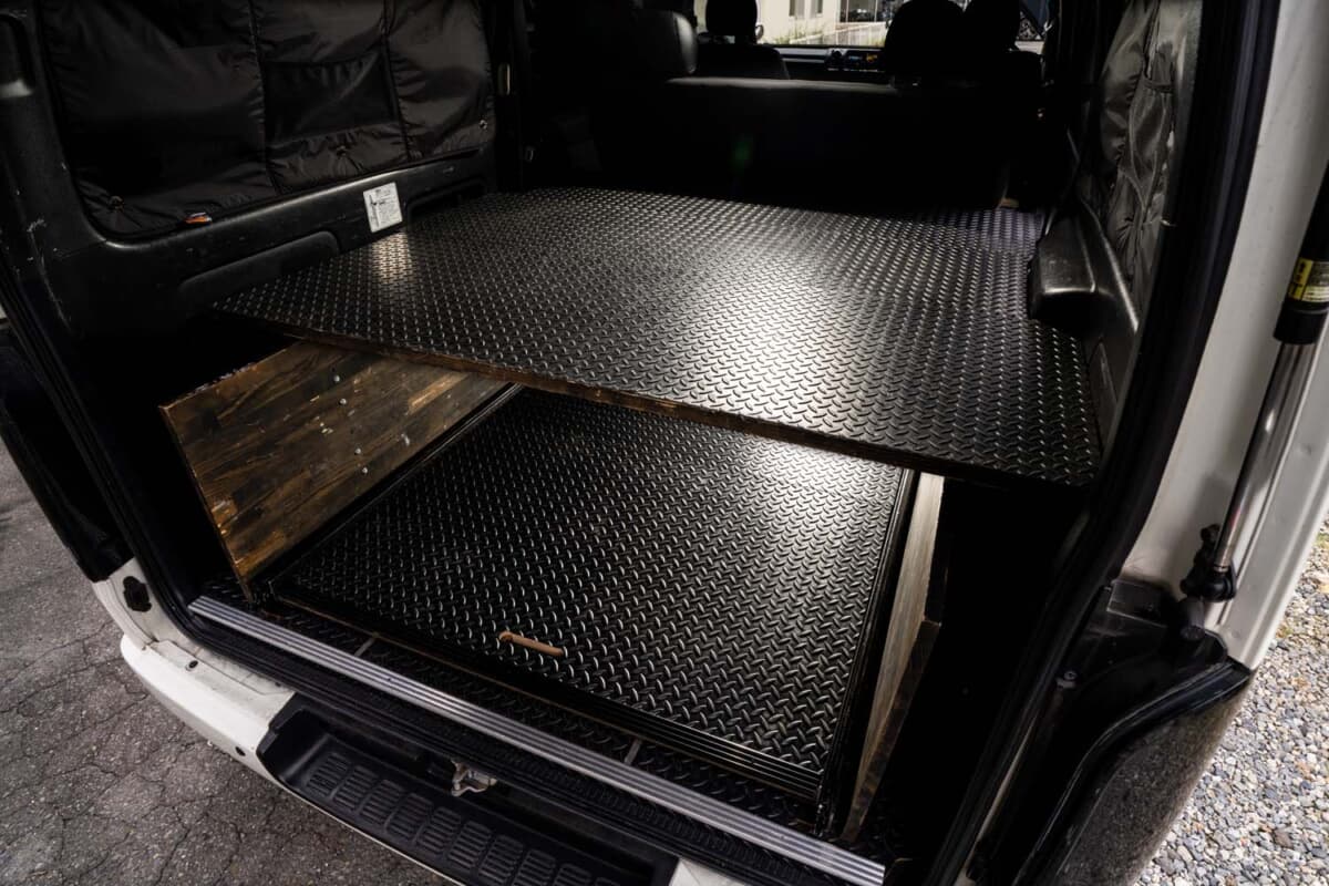 【引取限定】ハイエース標準FLEXベッドキット(自作スライドフロアおまけ) 奥の荷物も楽に引き出せる。トヨタ「ハイエース」用スライドフロア付き