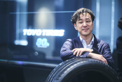 タイヤの開発部門にも携わっていたこともあり、ニュルブルクリンクでのレースに帯同していた経験もあるTOYO TIRES商品企画本部 消費財商品企画部長の永井邦彦氏。だからこそ、ノルドシュライフェで闘う意義があると語る
