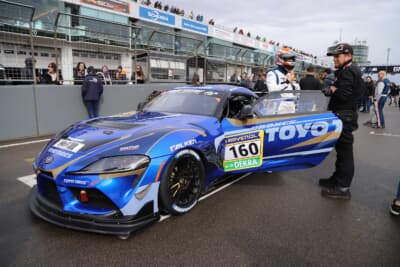 開幕戦の決勝レースでスタートドライバーを務めた中山選手。ウェットタイヤでの出走となった