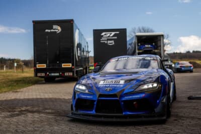 TOYO TIRES with Ring Racingは実力派の日本人ドライバーたちが加わり、チームは大所帯で賑やかに